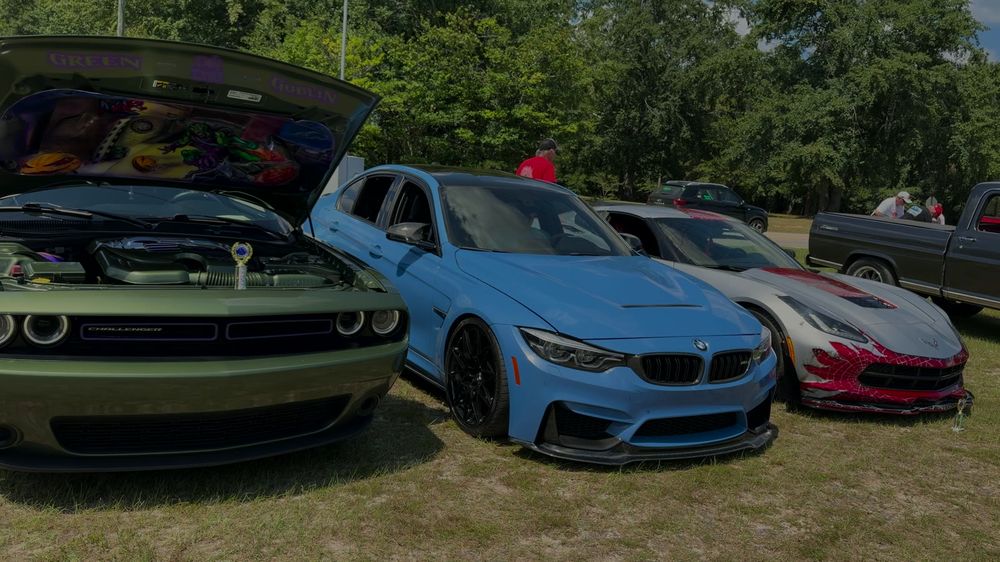 Blue BMW M3 and Dodge Challenger